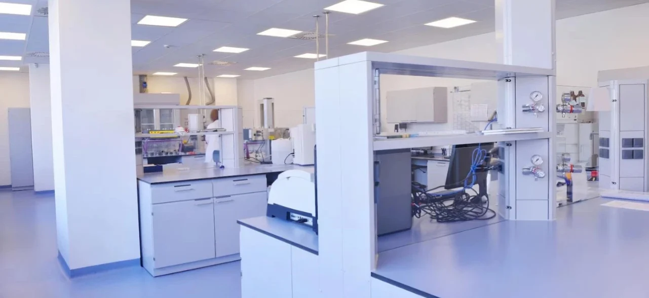 Top Features to Look for in High-Quality Lab Furniture